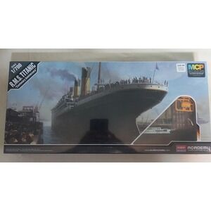 Academy R.M.S. Titanic Centenary Anniversary‎ 1/700 Scale Hobby Model Kit